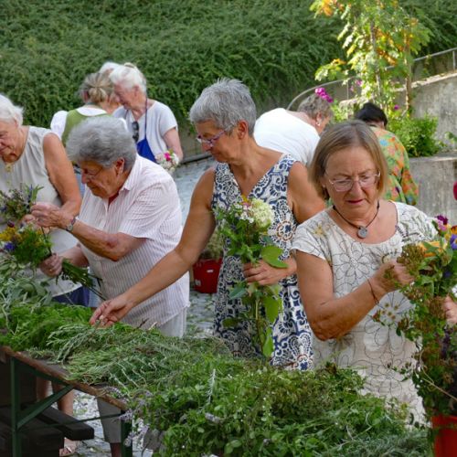 Kräuterbuschenverkauf in Berchtesgaden 