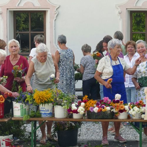 Kräuterbuschenverkauf in Berchtesgaden 